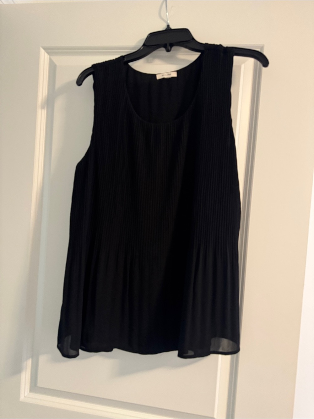 Pleione Black Pleated Sleeveless Camisole